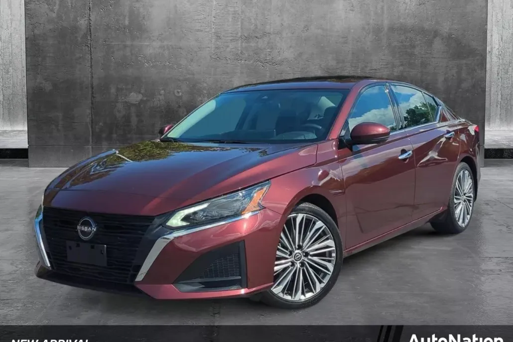 2024 Nissan Altima 2.5 SL photo 1