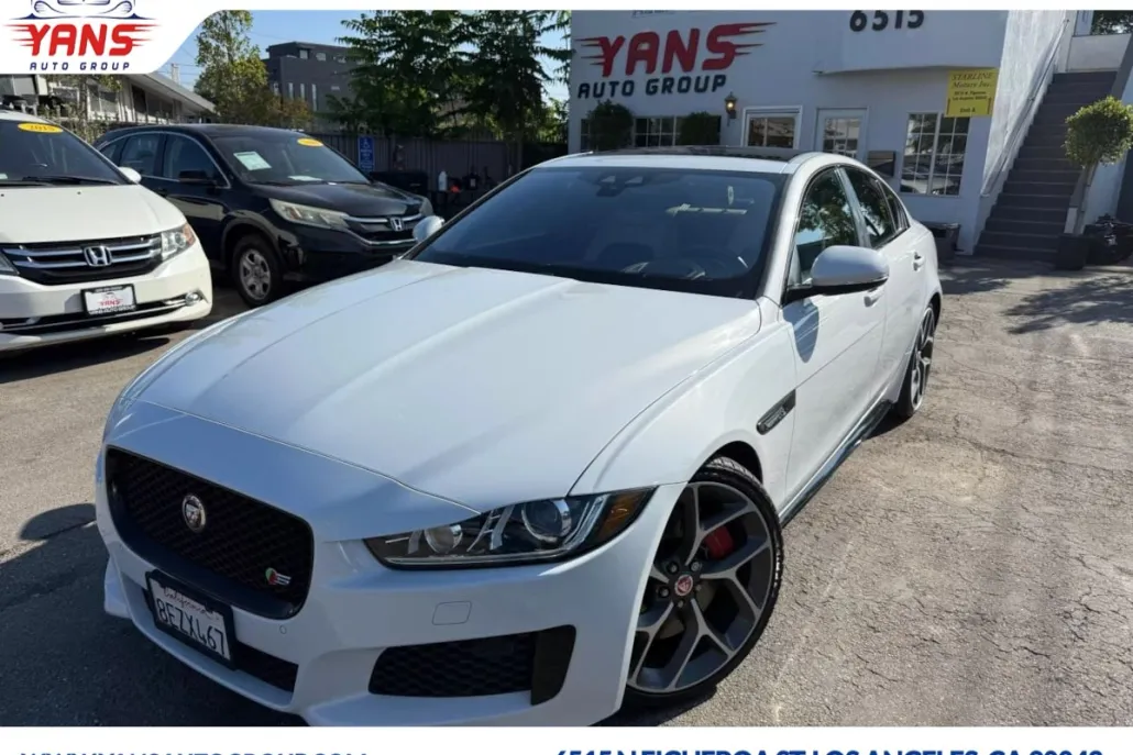 2018 Jaguar XE S photo 1