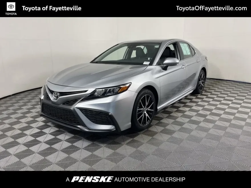 2024 Toyota Camry SE photo 1