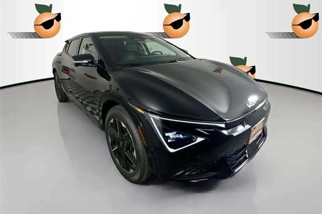 2025 Kia EV6 Wind photo 1