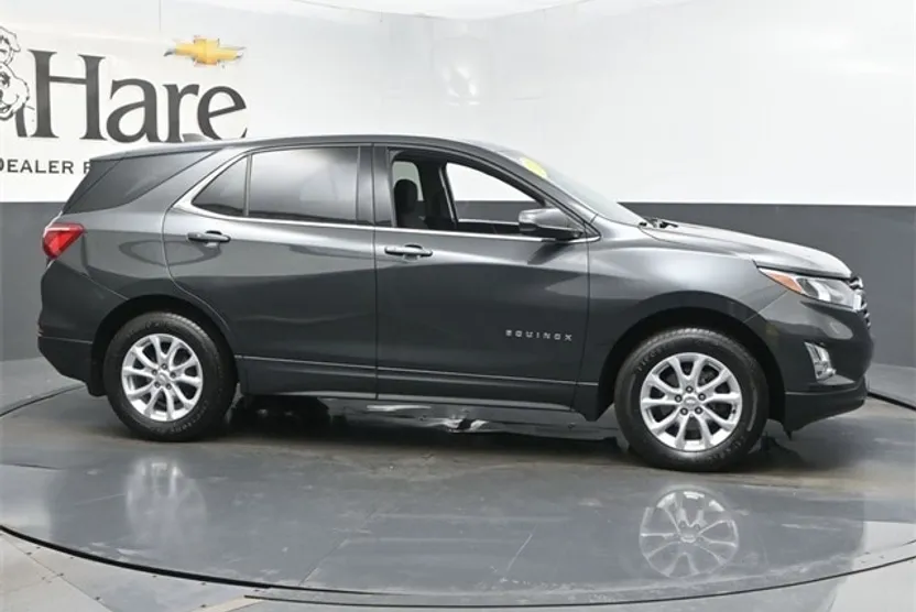 2019 Chevrolet Equinox LT photo 1