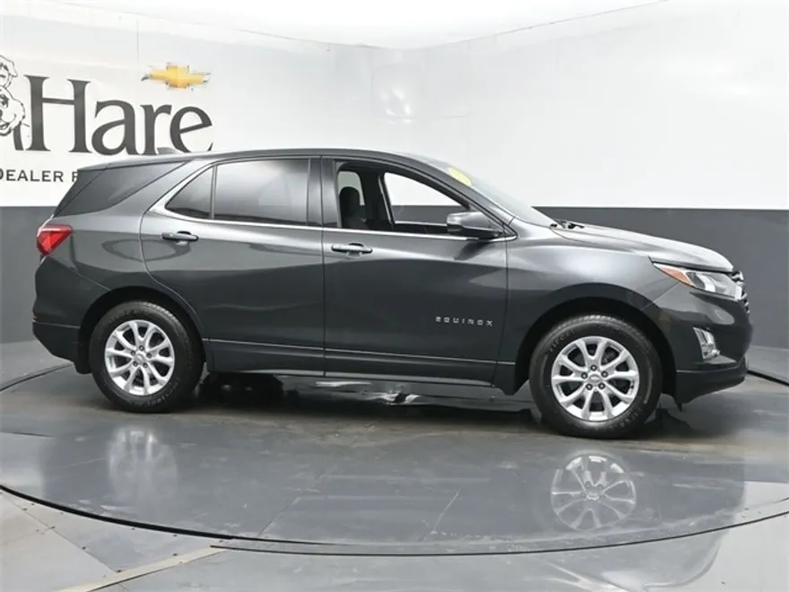 2019 Chevrolet Equinox LT photo 1