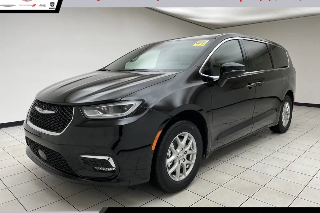 2025 Chrysler Pacifica photo 1