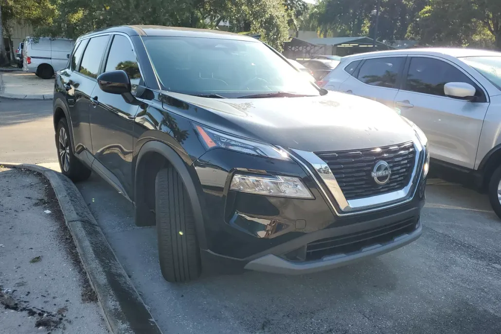 2023 Nissan Rogue SV photo 1