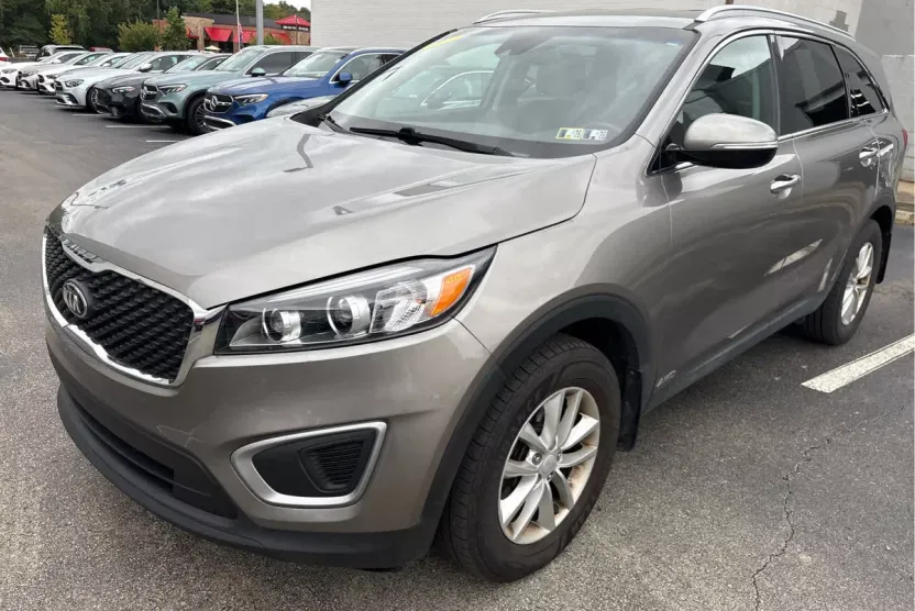2017 Kia Sorento LX photo 1
