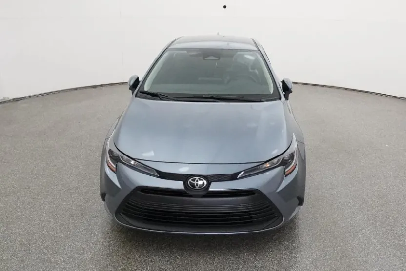 2025 Toyota Corolla LE photo 1