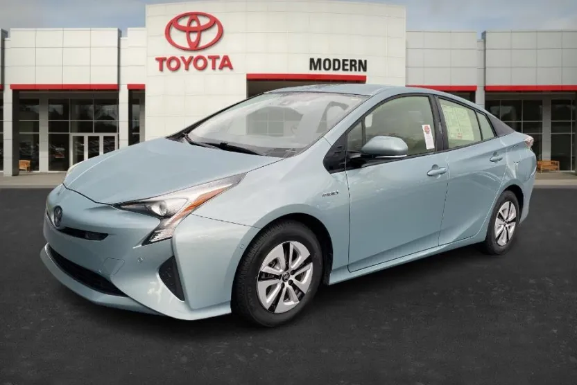 2018 Toyota Prius Two photo 1