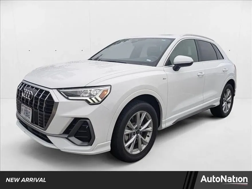 2023 Audi Q3 S line Premium photo 1