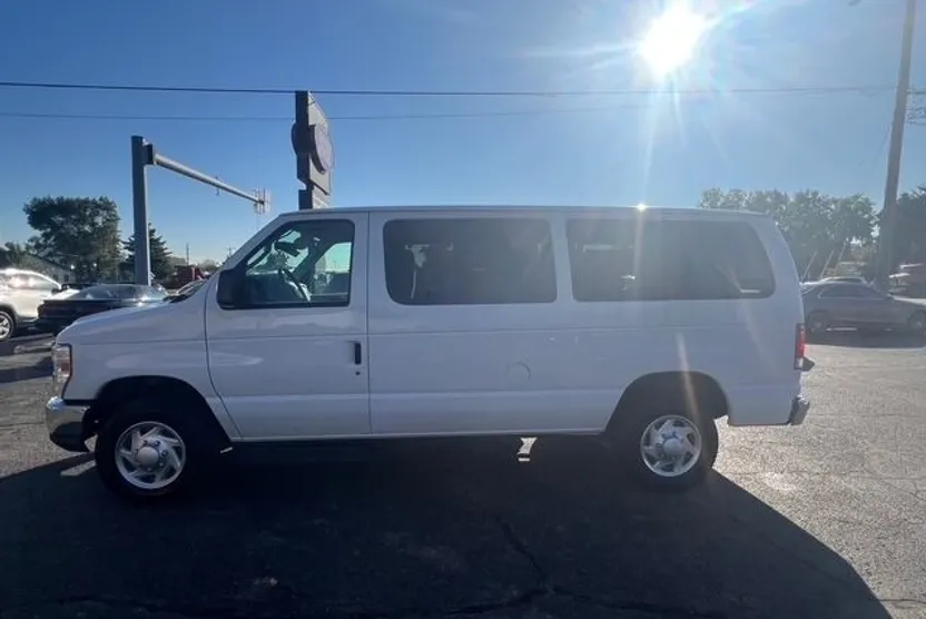2014 Ford E-350 photo 1