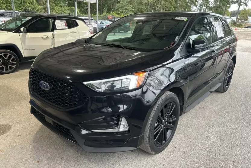 2021 Ford Edge ST photo 1