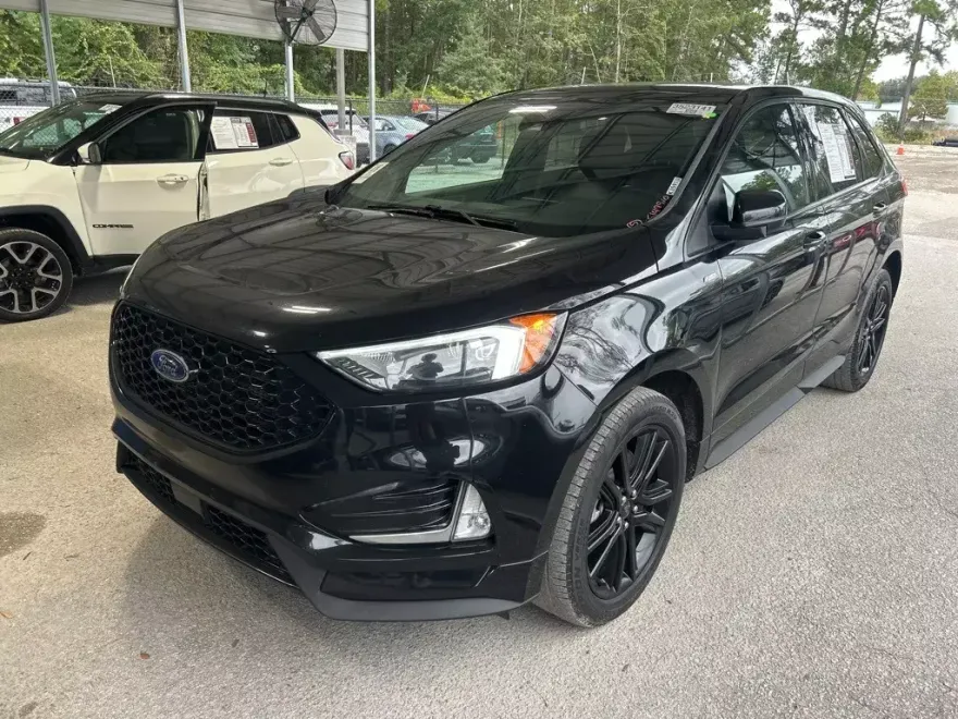 2021 Ford Edge ST photo 1
