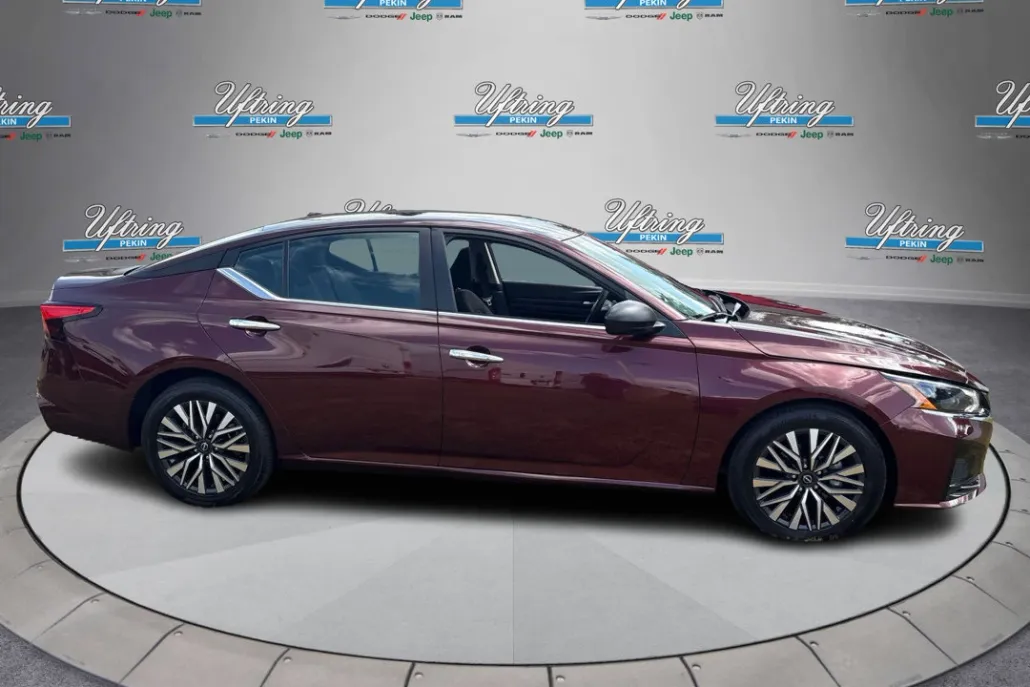 2024 Nissan Altima 2.5 SV photo 1