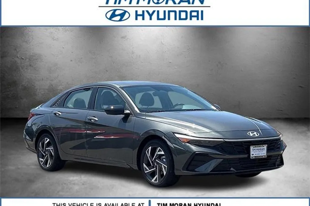 2025 Hyundai Elantra SEL Sport photo 1