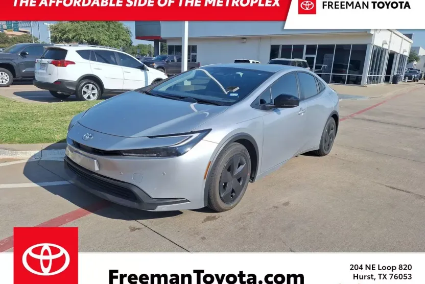 2023 Toyota Prius photo 1