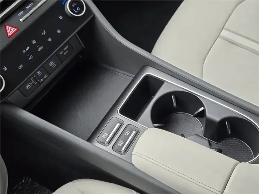 2025 Hyundai Sonata SEL photo 19