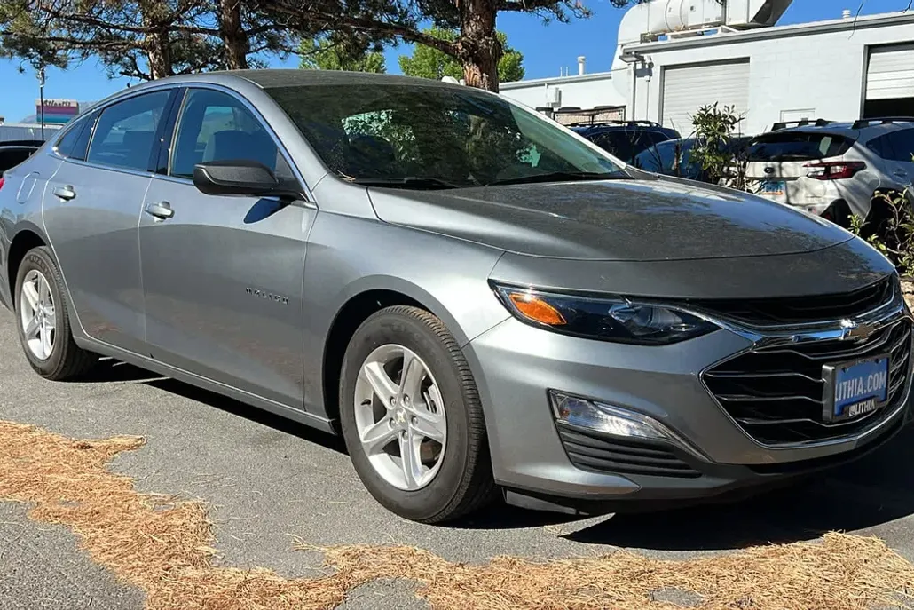 2023 Chevrolet Malibu LS photo 1