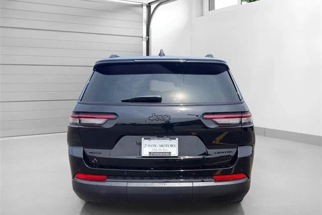 2025 Jeep Grand Cherokee Limited photo 1