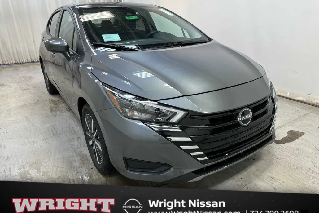 2025 Nissan Versa SV photo 1