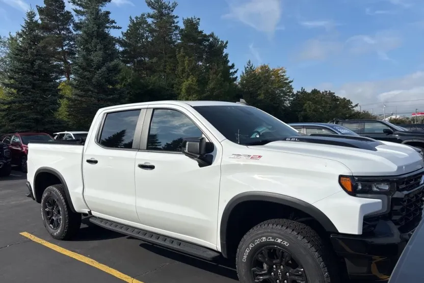 2022 Chevrolet Silverado 1500 ZR2 photo 1