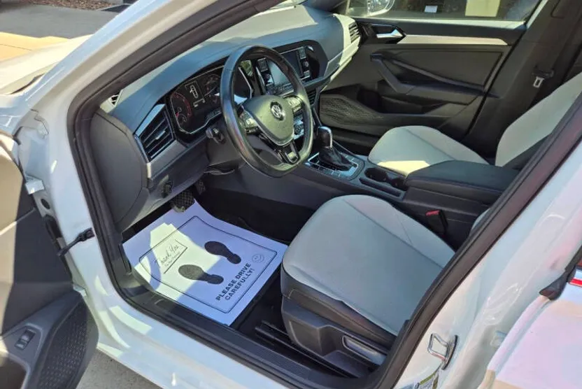 2019 Volkswagen Jetta SE R-Line photo 1