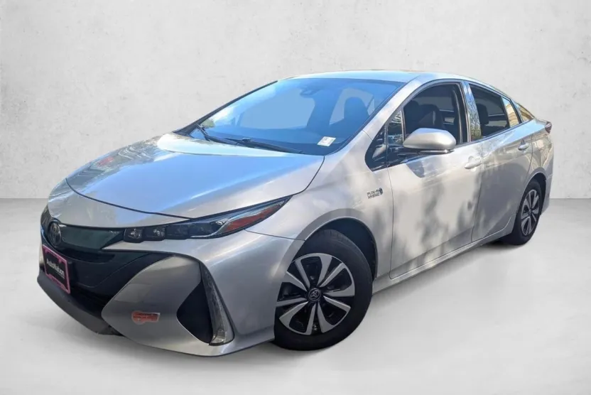 2019 Toyota Prius Prime Plus photo 1