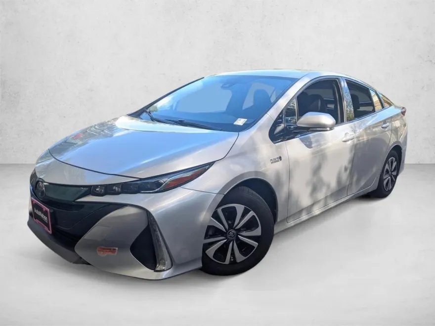 2019 Toyota Prius Prime Plus photo 1
