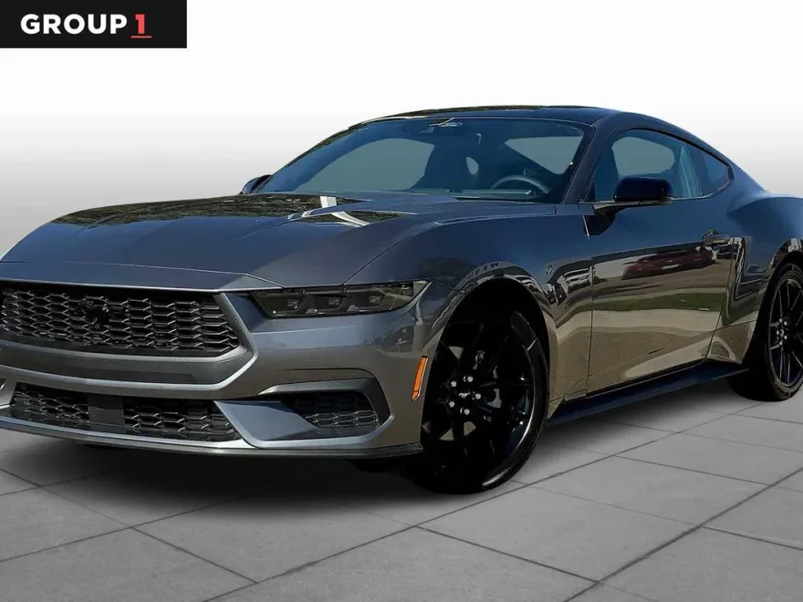 2025 Ford Mustang EcoBoost photo 1