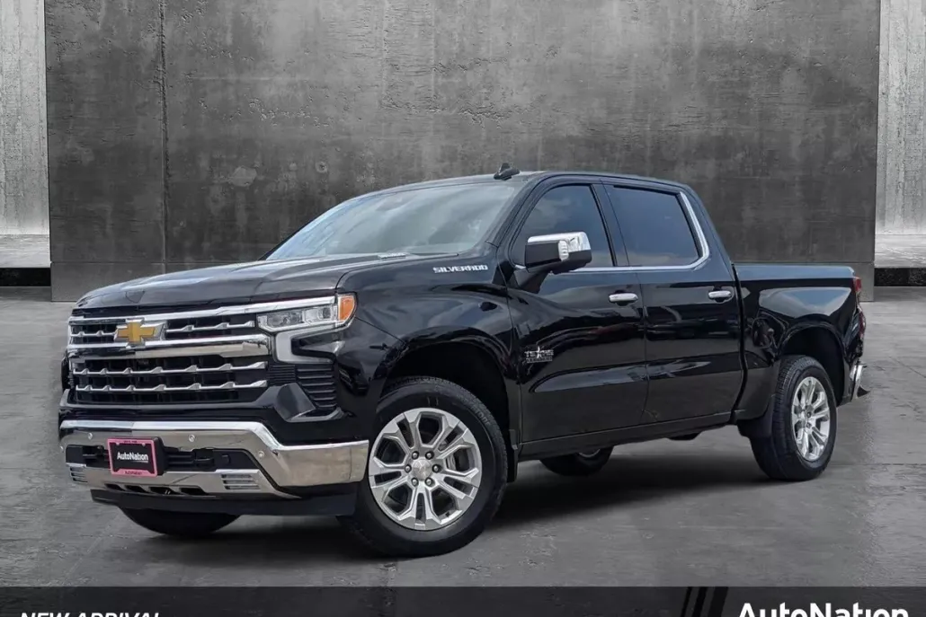 2025 Chevrolet Silverado 1500 LTZ photo 1