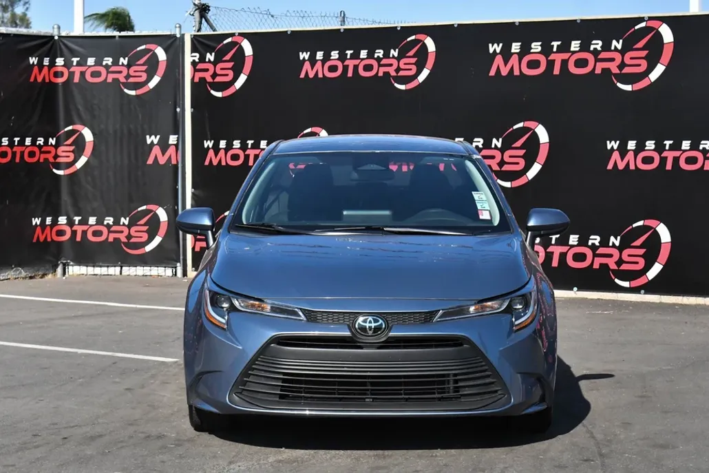2024 Toyota Corolla LE photo 1