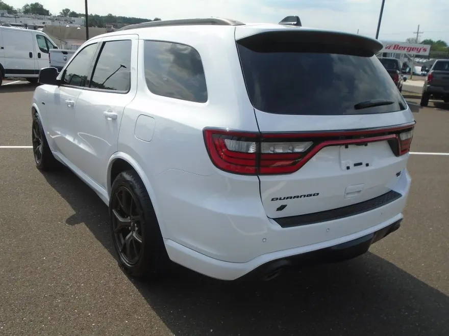 2025 Dodge Durango R/T Plus photo 1