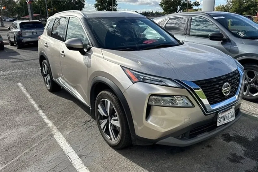 2021 Nissan Rogue SL photo 1