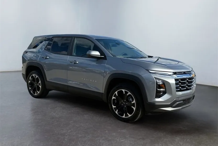 2026 Chevrolet Equinox LT photo 1