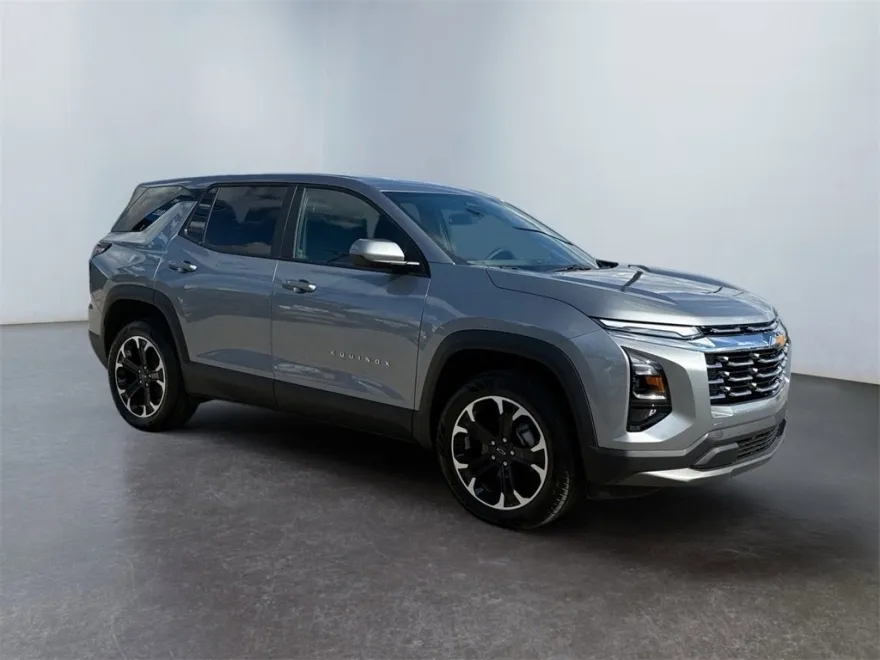 2026 Chevrolet Equinox LT photo 1