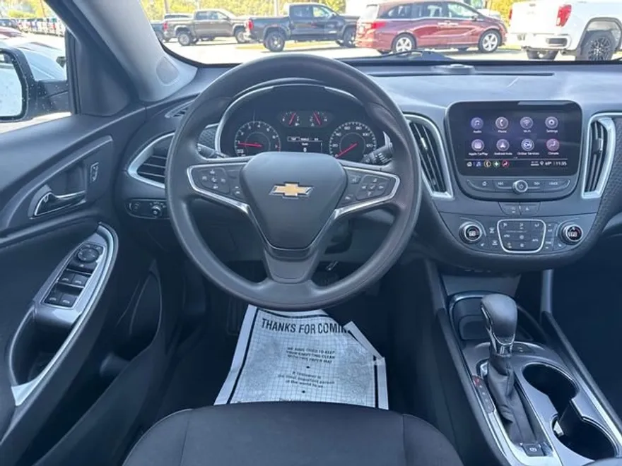2024 Chevrolet Malibu 1LT photo 1