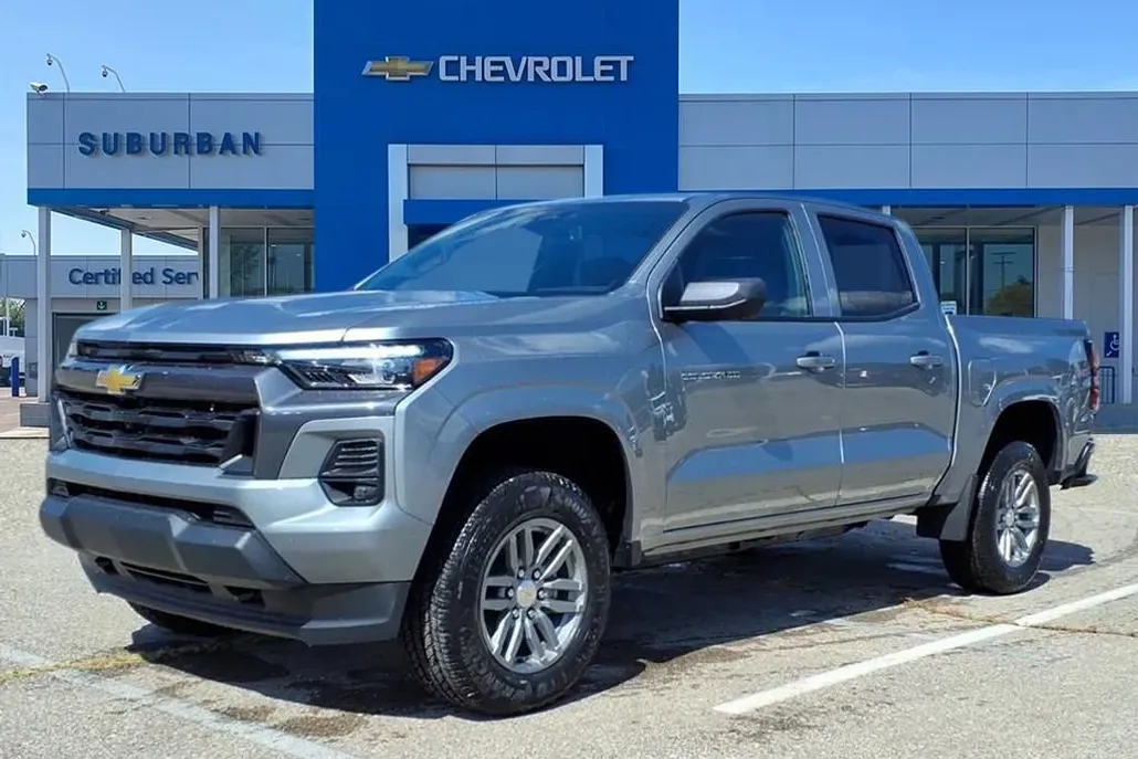2026 Chevrolet Colorado LT photo 1