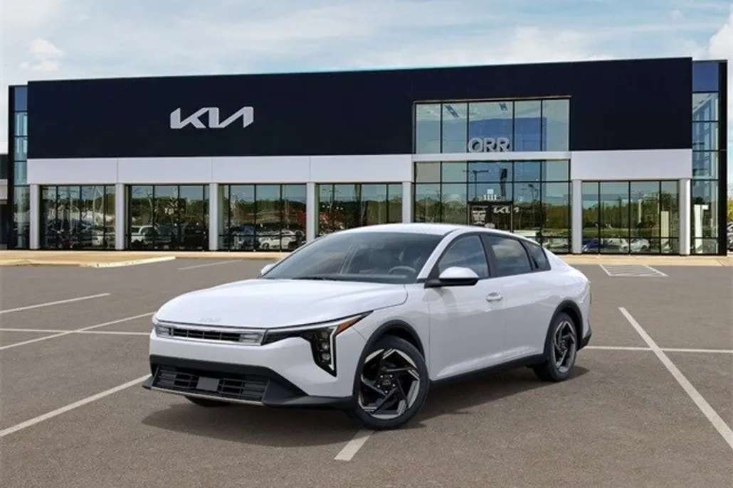 2025 Kia K4 EX photo 1