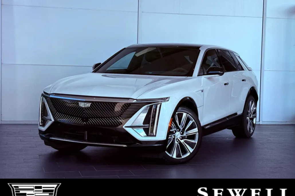 2024 Cadillac Lyriq Luxury photo 1