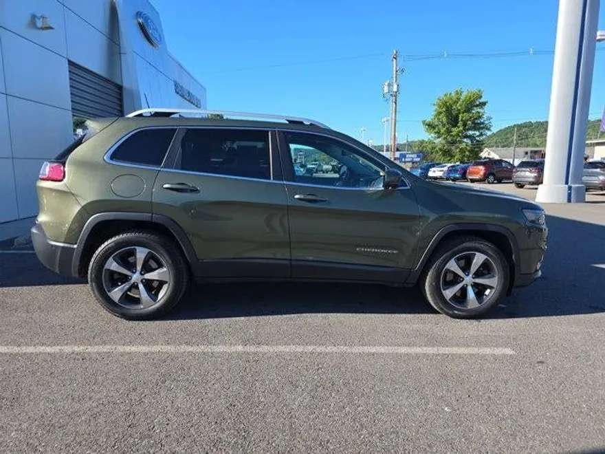 2019 Jeep Cherokee Limited photo 1