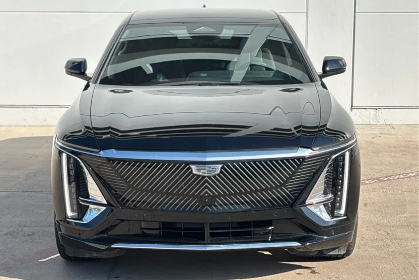 2024 Cadillac Lyriq photo 1