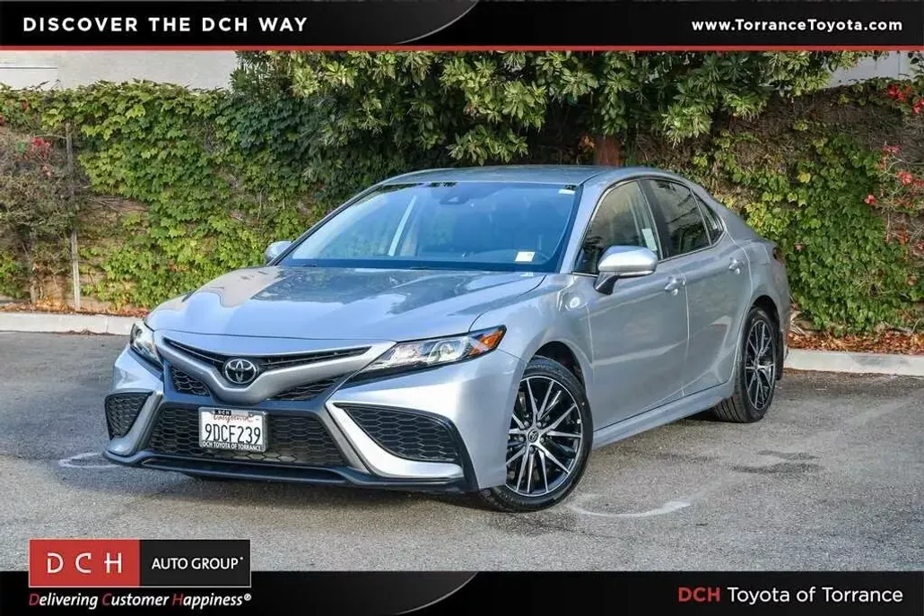 2023 Toyota Camry SE photo 1