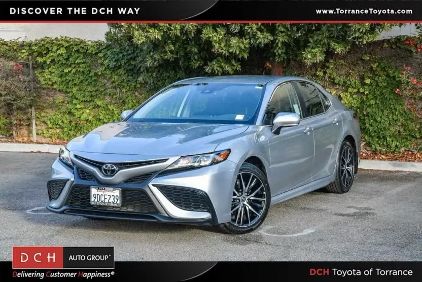 2023 Toyota Camry SE photo 1
