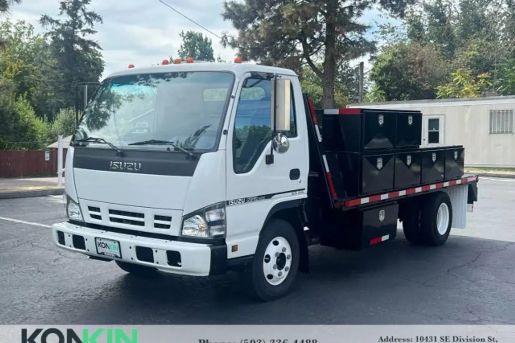 2006 Isuzu NPR photo 1