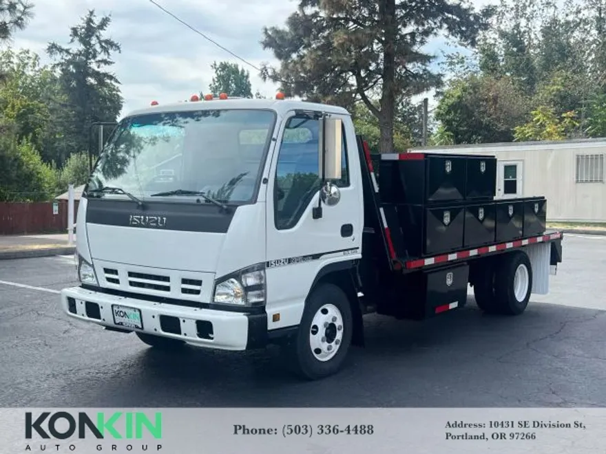 2006 Isuzu NPR photo 1