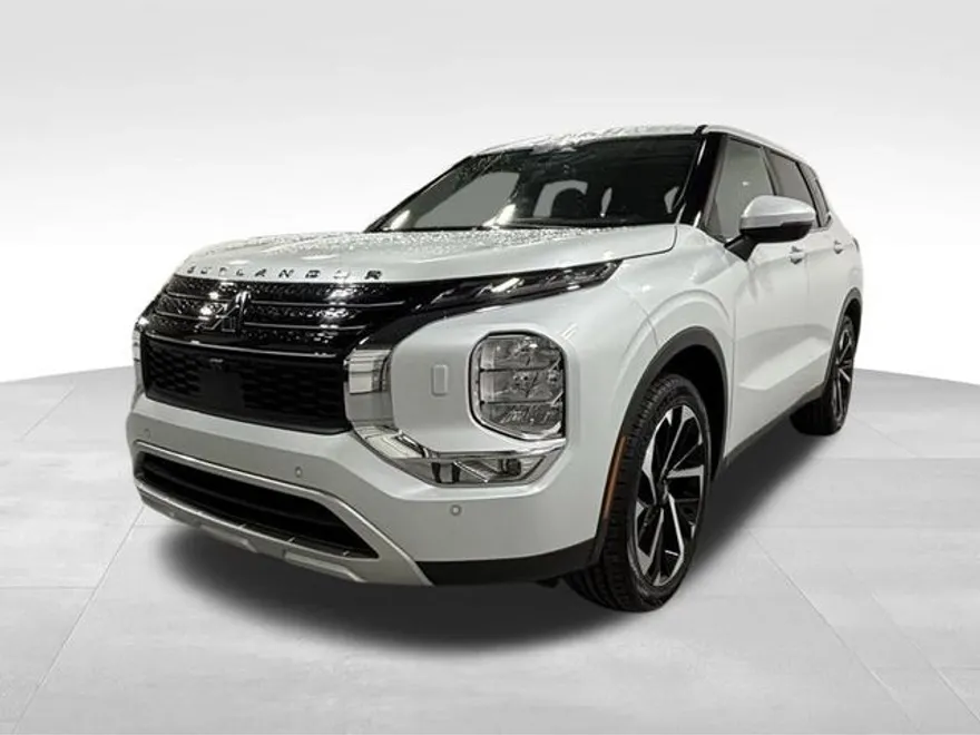 2022 Mitsubishi Outlander Black Edition LE SEL GT photo 1