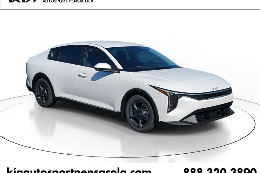 2025 Kia K4 LXS photo 1