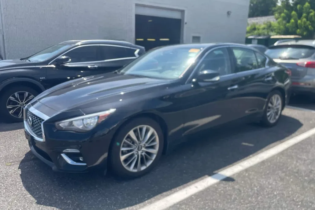 2022 Infiniti Q50 LUXE AWD photo 1