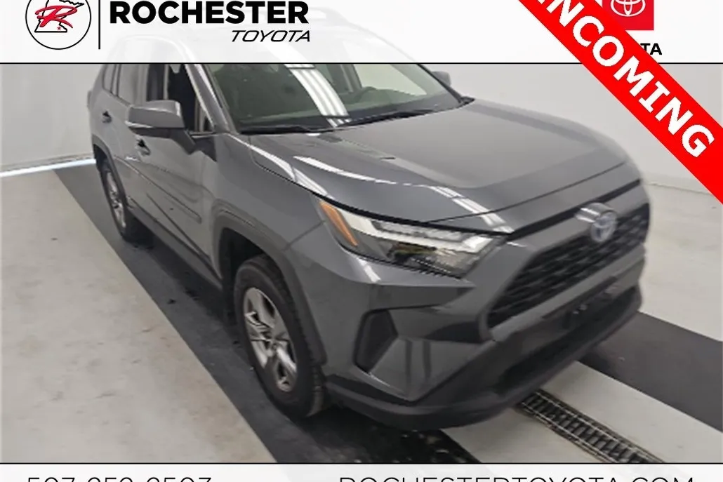 2024 Toyota RAV4 Hybrid XLE photo 1