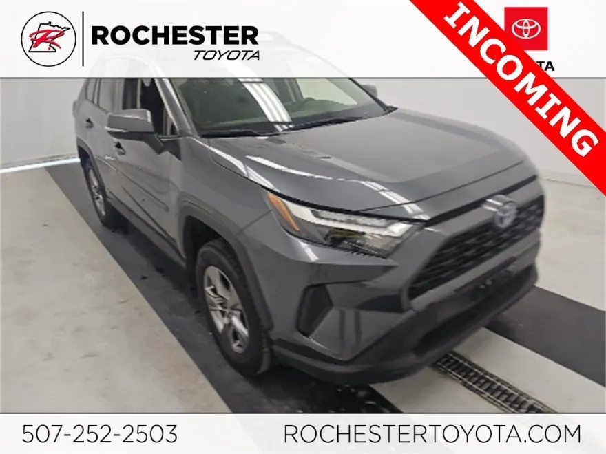 2024 Toyota RAV4 Hybrid XLE photo 1