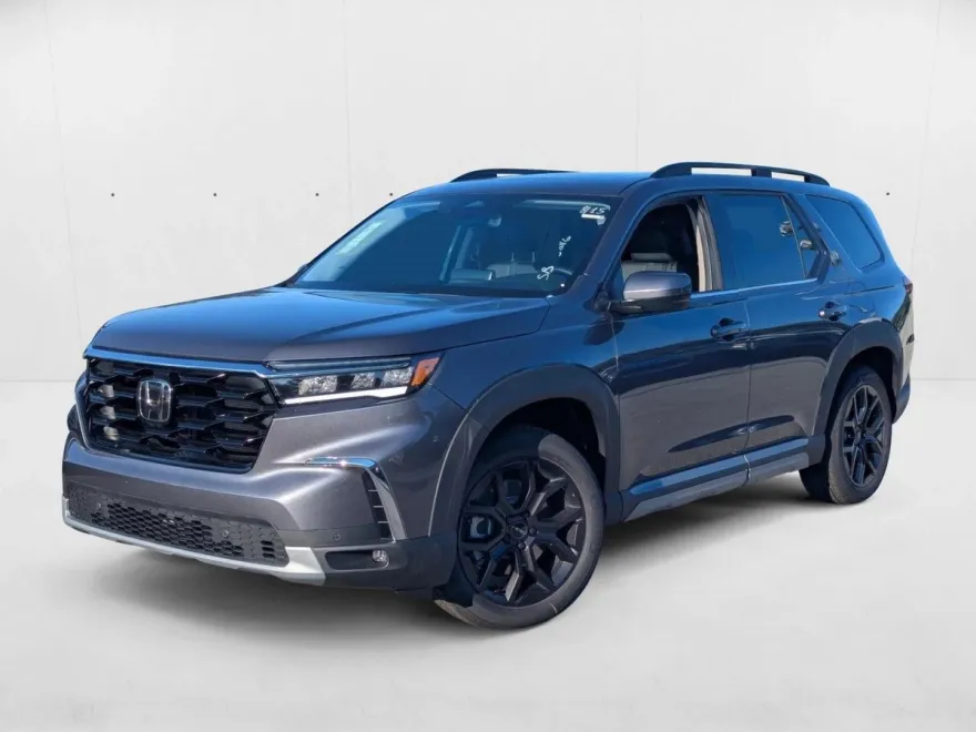 2025 Honda Pilot Touring photo 1