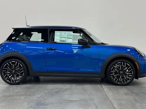 2025 Mini Cooper 2 Door Hardtop Iconic photo 4